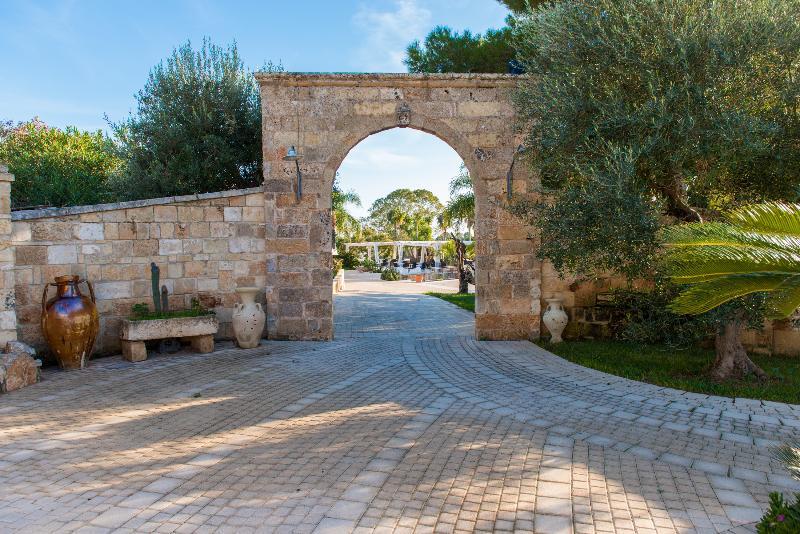 אוג'נטו Eden Resort Country מראה חיצוני תמונה