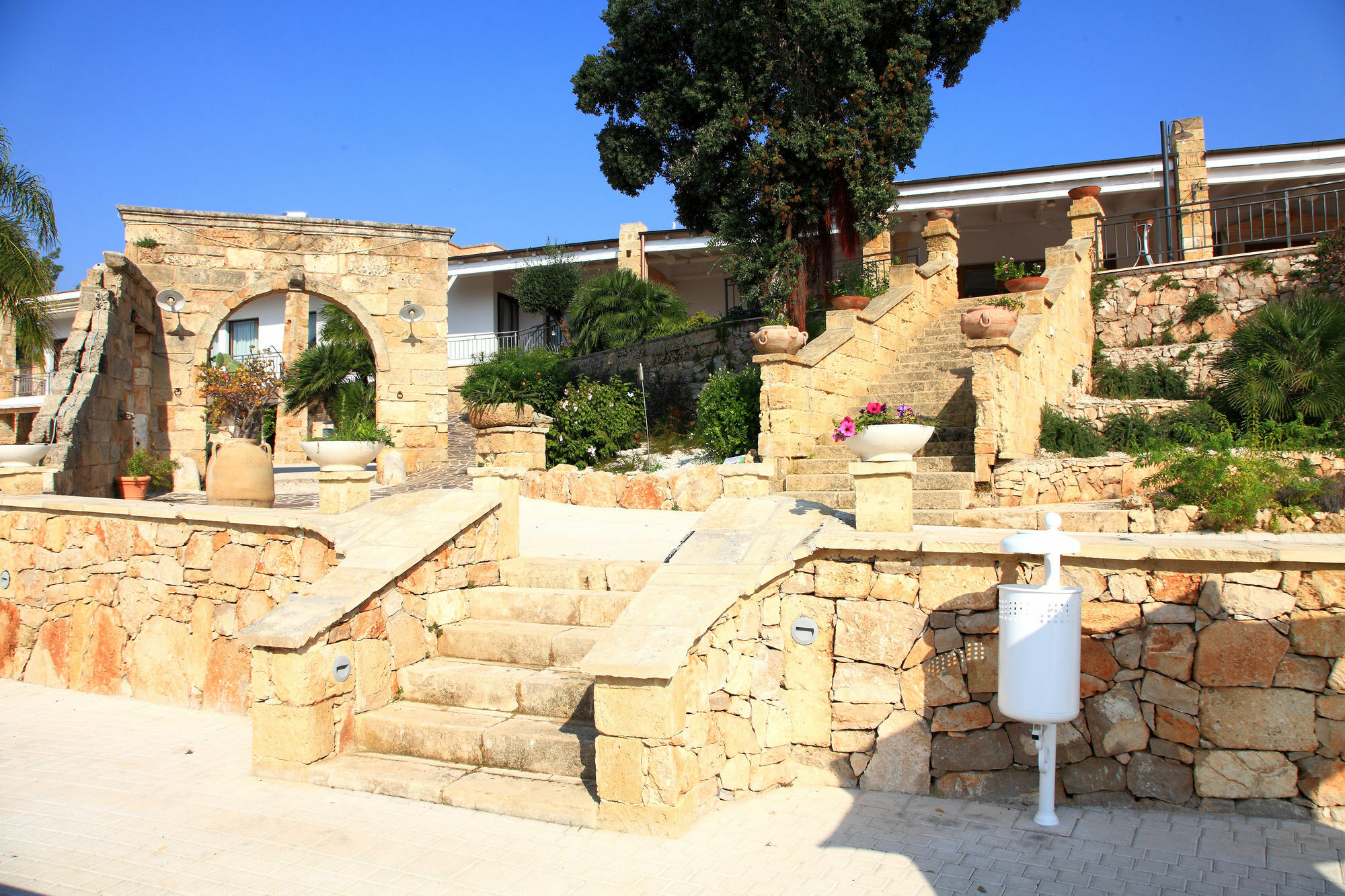 אוג'נטו Eden Resort Country מראה חיצוני תמונה